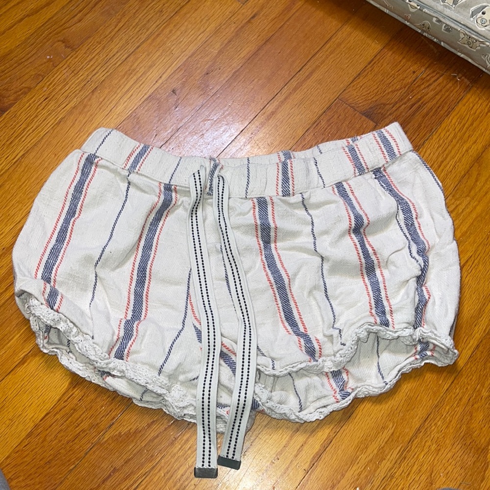 Arie comfortable shorts